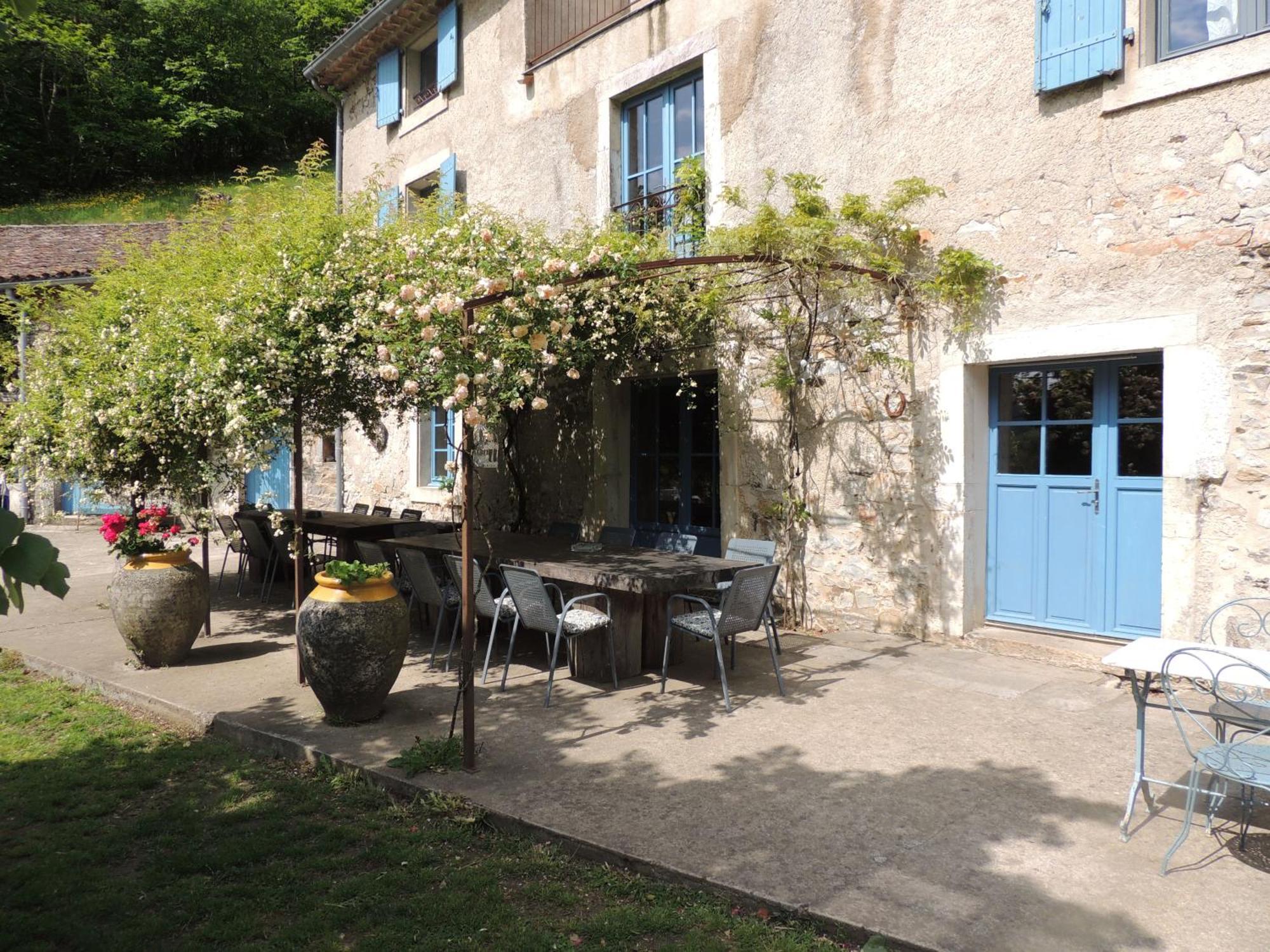 Nabat Le Haut, Chambre Et Table D'Hotes Courniou 外观 照片