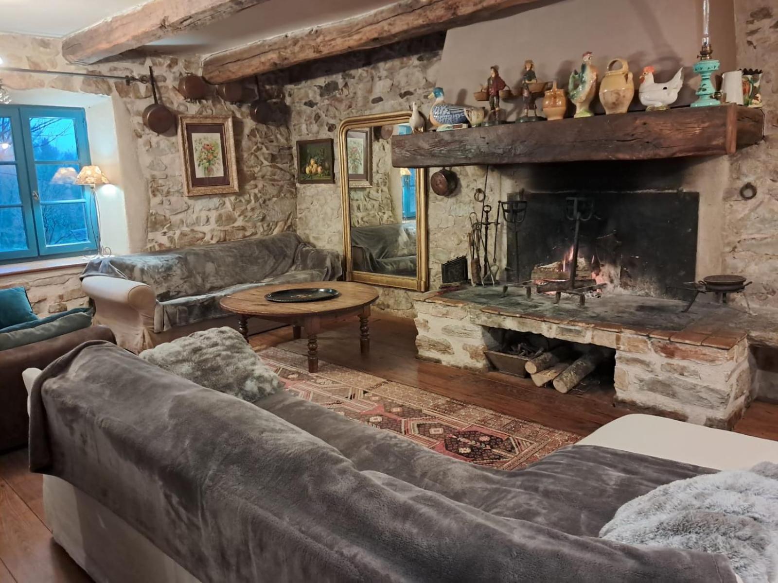 Nabat Le Haut, Chambre Et Table D'Hotes Courniou 外观 照片