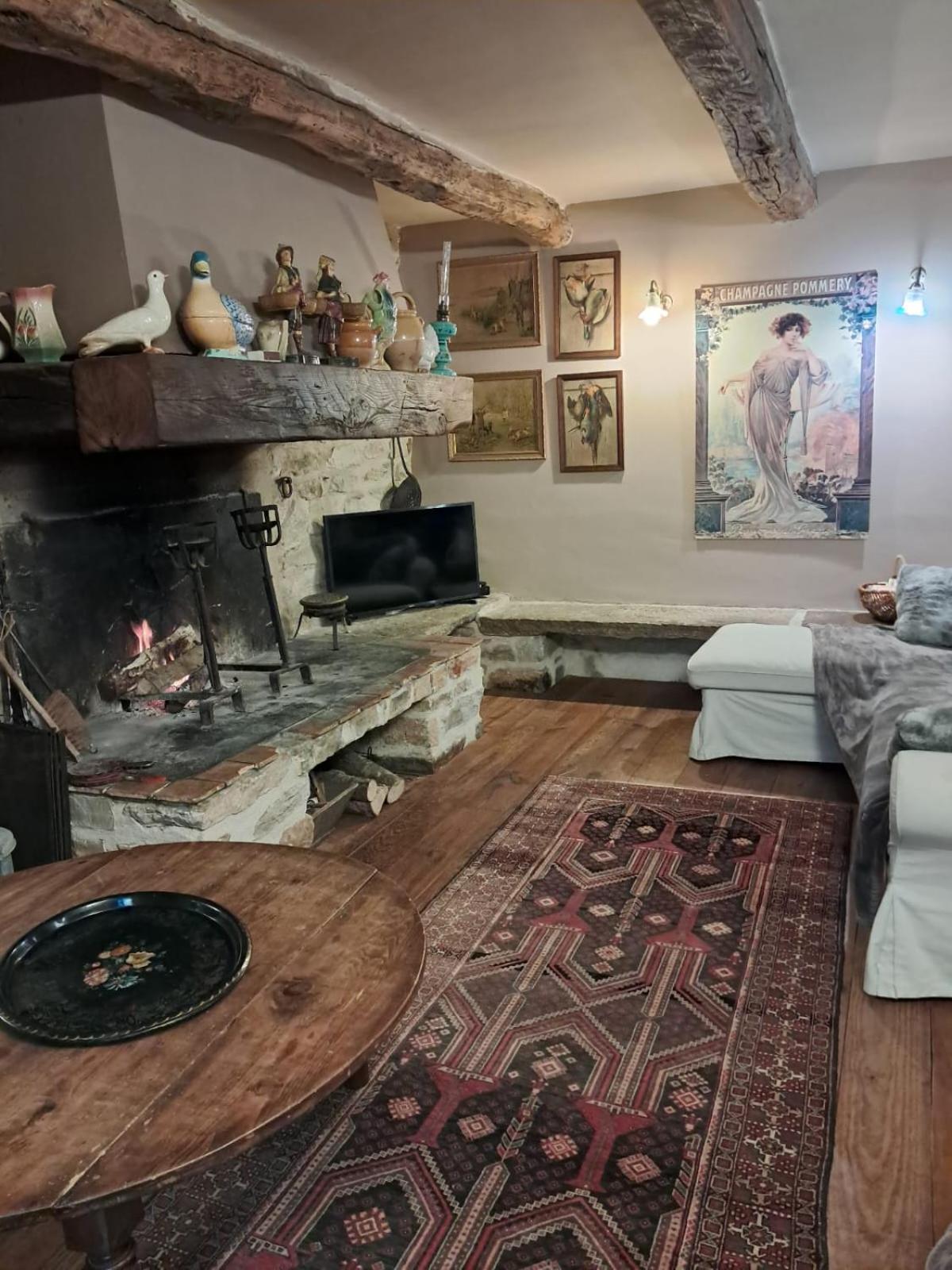 Nabat Le Haut, Chambre Et Table D'Hotes Courniou 外观 照片